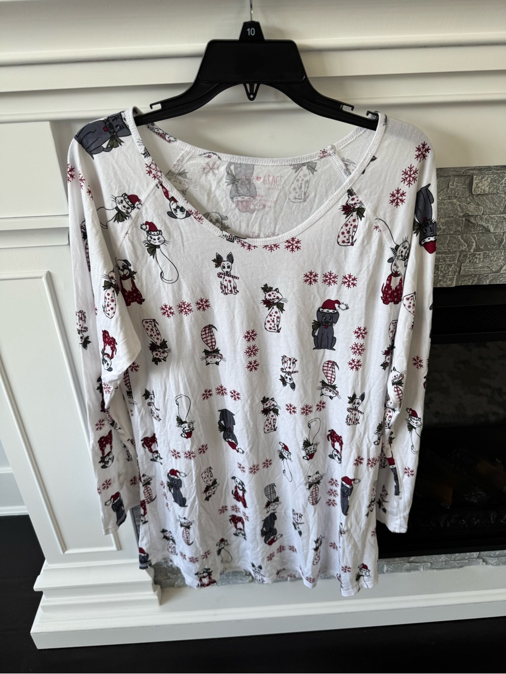 Love + Grace Women's Nightgown M Scoop Neck Long Sleeve White Christmas Dog Cat